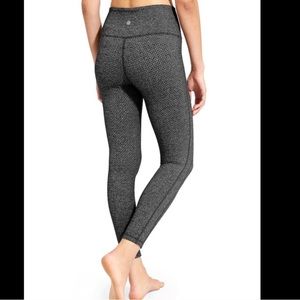 Athleta Criss Cross Power Up 7/8 Legging